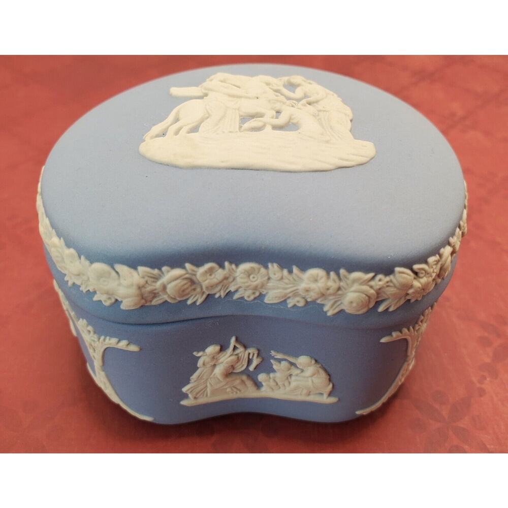 Vintage Wedgwood Blue Jasperware Cupid Oracle Kidney Bean Small Trinket Box PP23